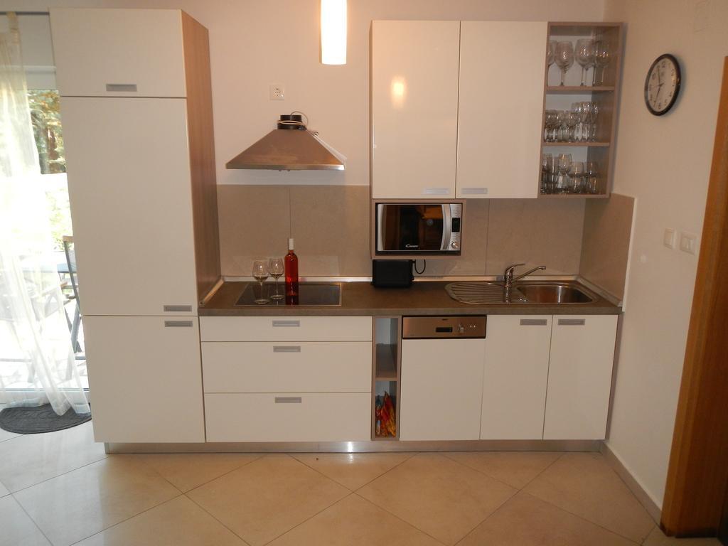 Apartments Eva Malinska Kamer foto