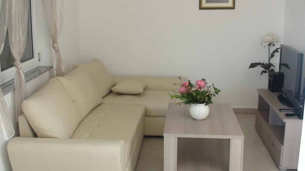Apartments Eva Malinska Kamer foto